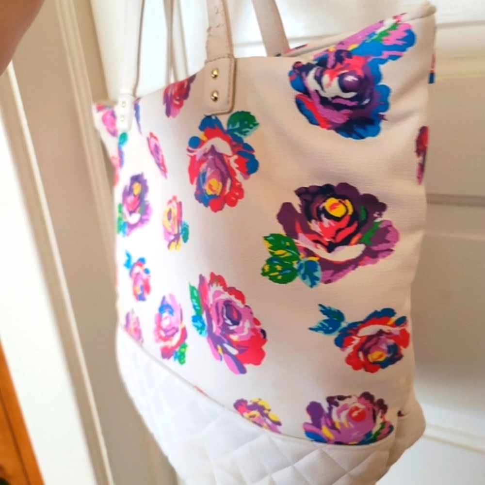 Betsey Johnson floral tote purse/ bag! - Picture 7 of 16
